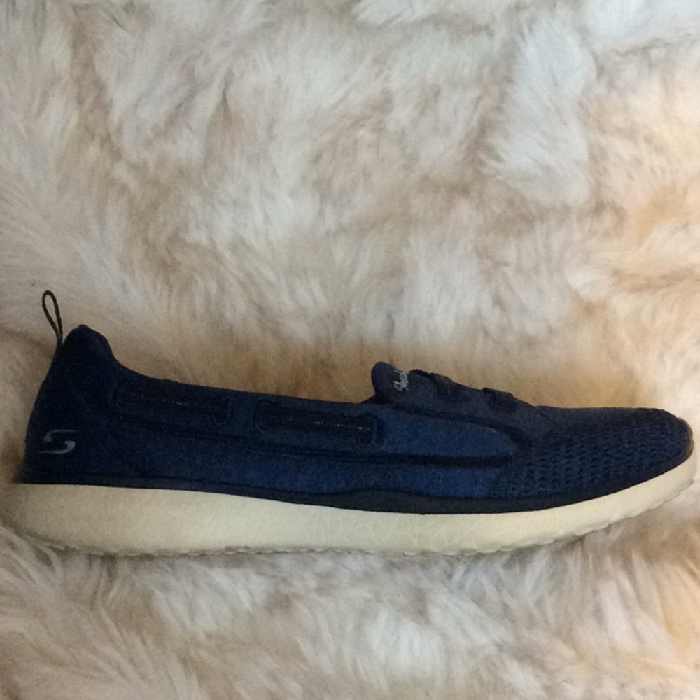 Shoes - Picture 2 of 4